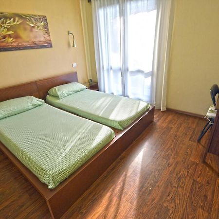 B&B La Casa Nel Bosco Invorio Inferiore Exteriör bild