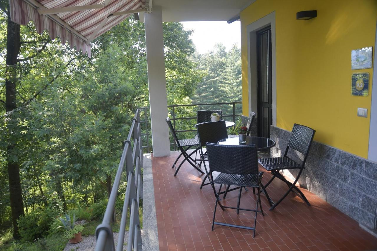 B&B La Casa Nel Bosco Invorio Inferiore Exteriör bild