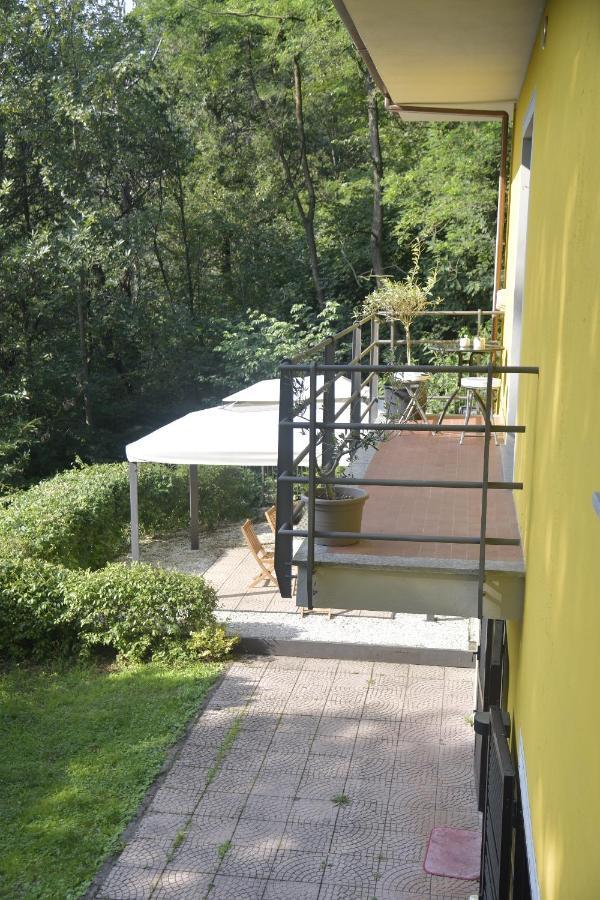 B&B La Casa Nel Bosco Invorio Inferiore Exteriör bild