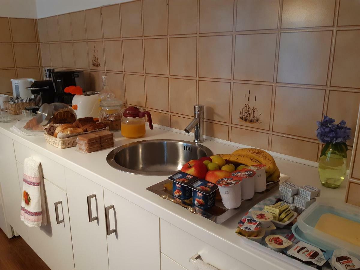 B&B La Casa Nel Bosco Invorio Inferiore Exteriör bild